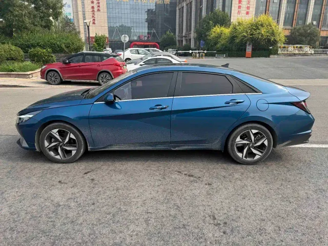 Hyundai Elantra — Фото автомобиля 11