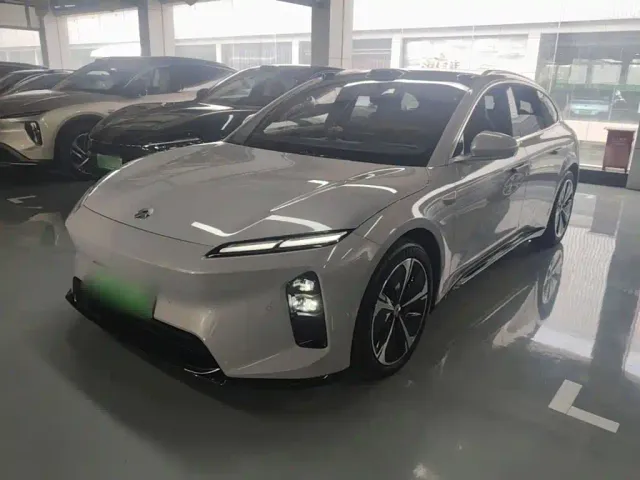 Фотография автомобиля — Nio ET5 Touring