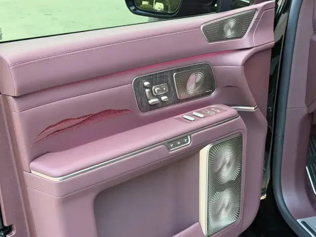 NIO NIO ES9 2026 Base Model — Фото автомобиля 9
