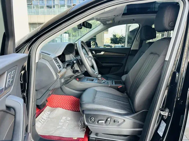 Audi Q5L — Фото автомобиля 11