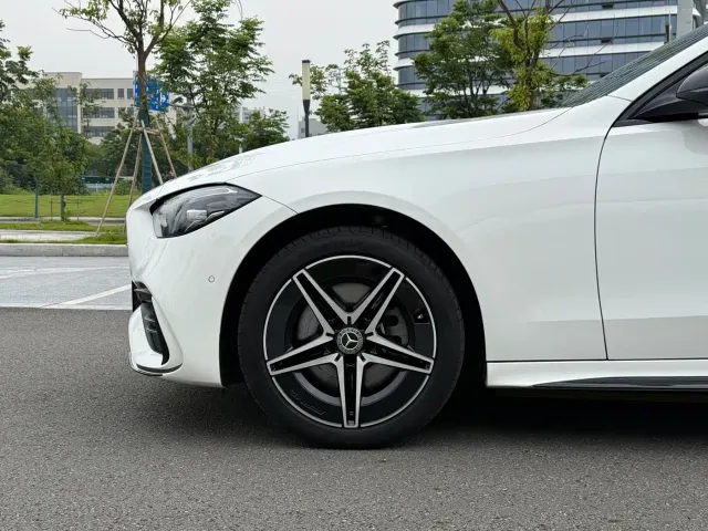 Mercedes-Benz C-Class — Фото автомобиля 3