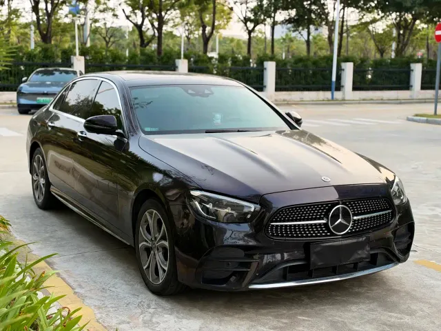 Mercedes-Benz E-Class — Фото автомобиля 20