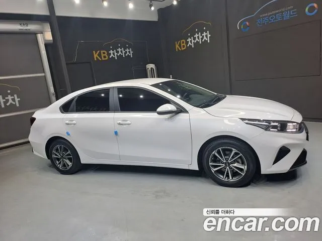 Фотография автомобиля — Kia K3 Generation 2