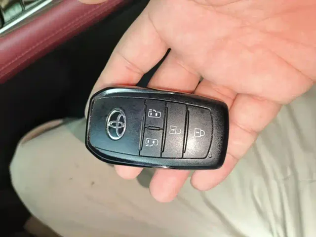 Toyota Sienna — Фото автомобиля 8