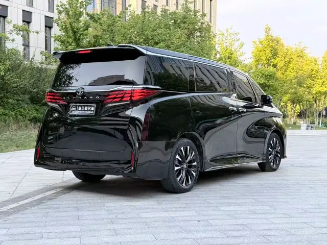 Toyota Alphard — Фото автомобиля 13