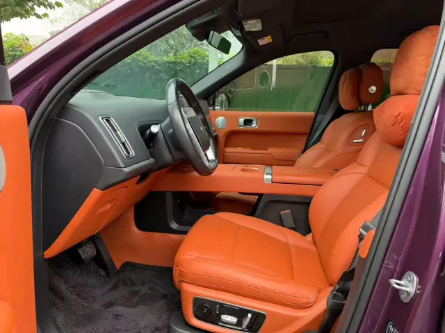 Li Auto L8 — Фото автомобиля 4