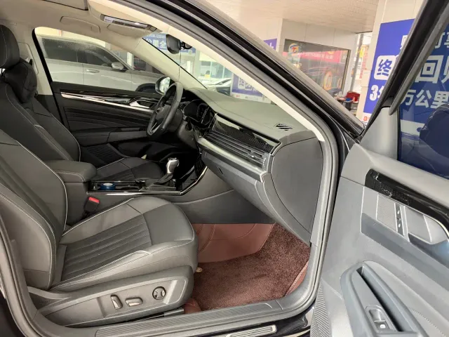 Volkswagen Passat — Фото автомобиля 7