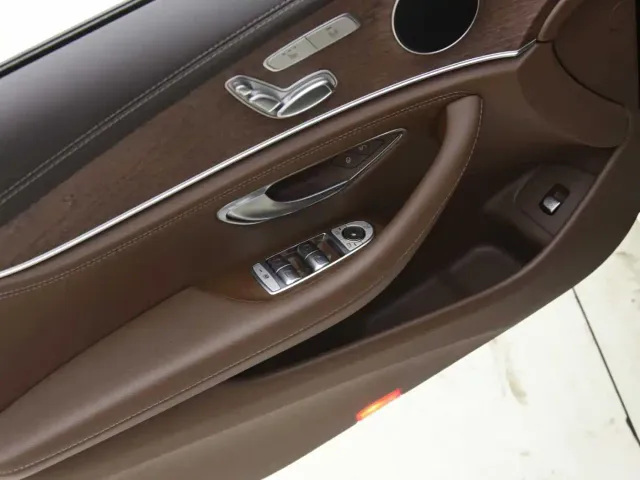 Mercedes-Benz E-Class — Фото автомобиля 10