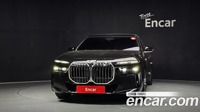 BMW 7 Series G70 — Фото автомобиля 3
