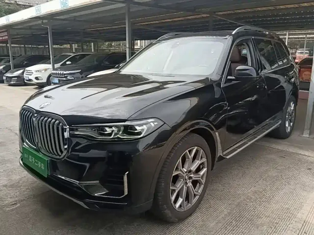 Фотография автомобиля — BMW X7