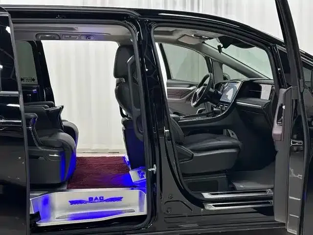 GAC Trumpchi M8 — Фото автомобиля 8