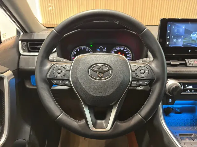 Toyota RAV4 — Фото автомобиля 8