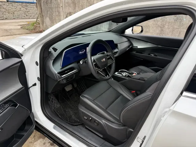 Cadillac GT4 — Фото автомобиля 7