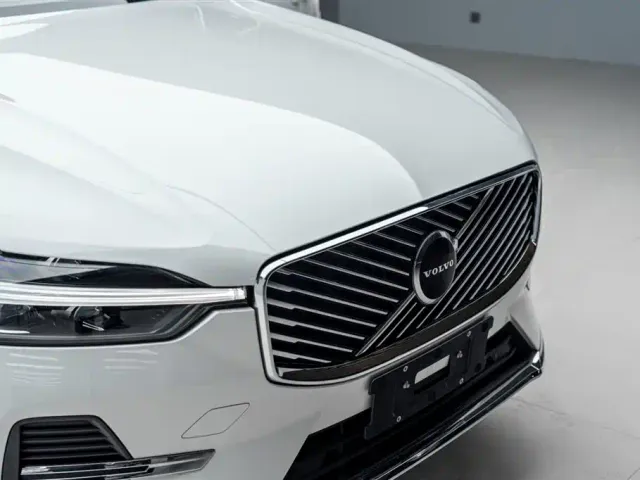 Volvo XC60 — Фото автомобиля 18