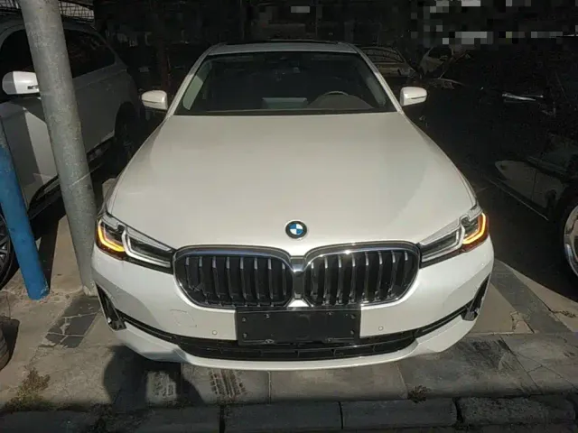 BMW 5 Series — Фото автомобиля 2