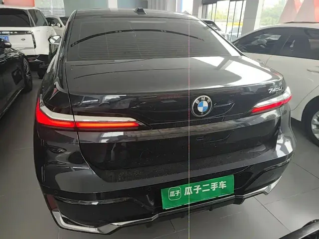 BMW 7 Series — Фото автомобиля 3