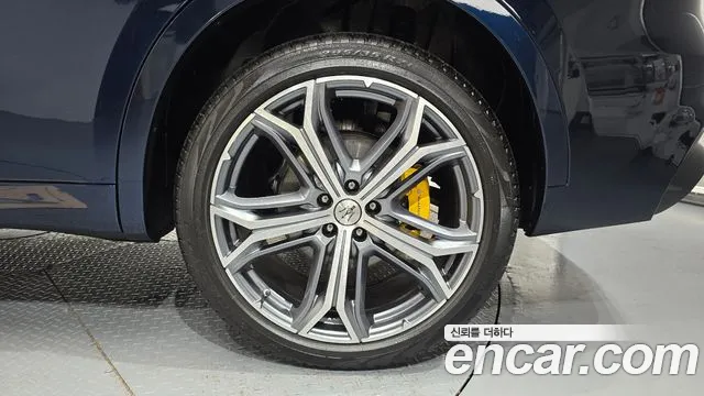 Maserati Levante — Фото автомобиля 6