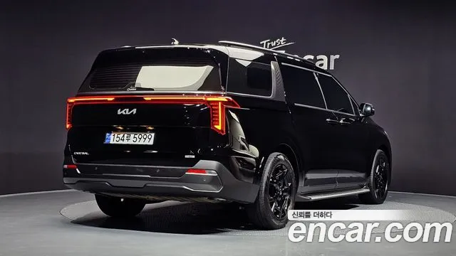 Kia Carnival — Фото автомобиля 2