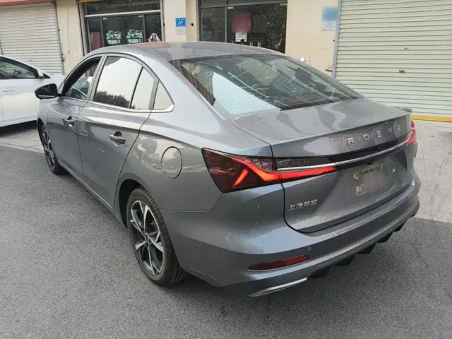 Roewe i5 — Фото автомобиля 4
