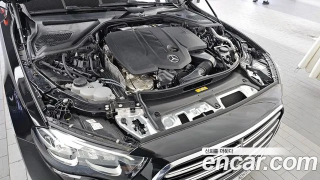 Mercedes-Benz E-Class — Фото автомобиля 5