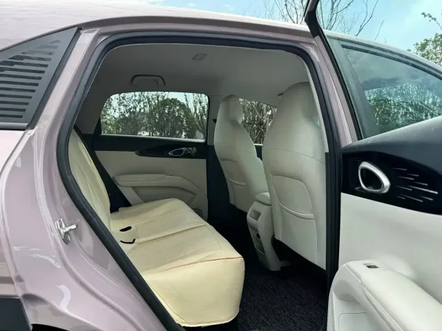 Geely Galaxy Starry Wish 2025 UP 410km Explorer Edition — Фото автомобиля 12