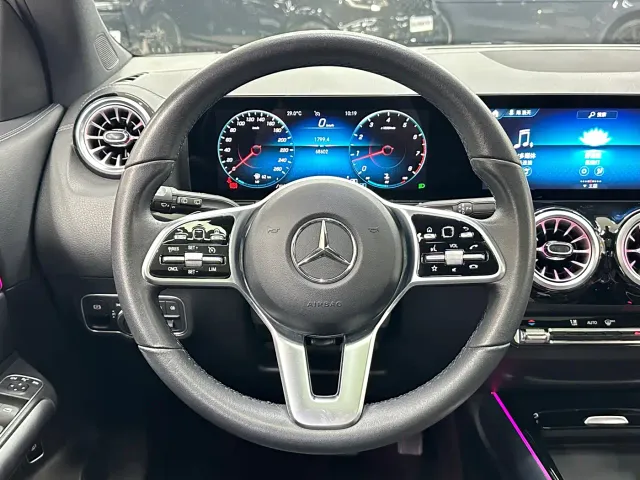 Mercedes-Benz GLA-Class — Фото автомобиля 16