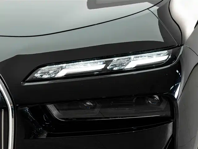 BMW i7 — Фото автомобиля 4