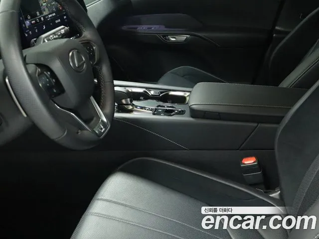 Lexus RX RX500h 5th Gen — Фото автомобиля 12