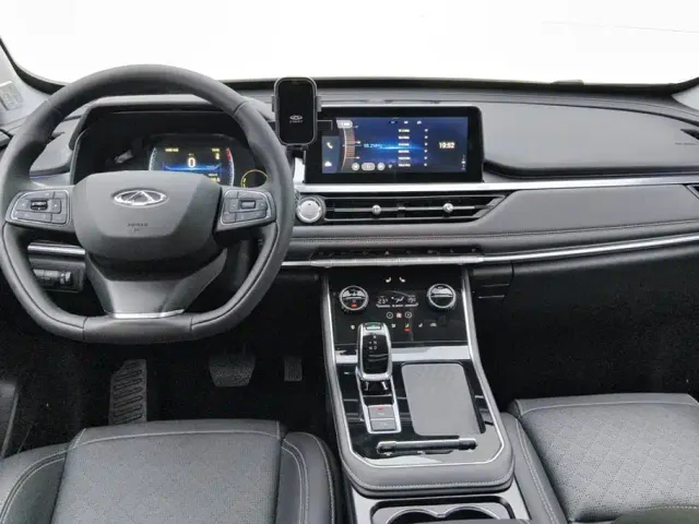 Chery Tiggo 8 — Фото автомобиля 12
