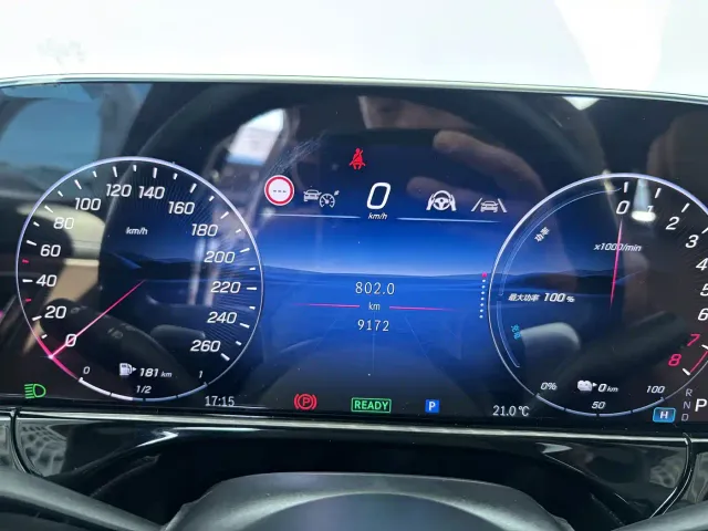 Mercedes-Benz E-Class — Фото автомобиля 17