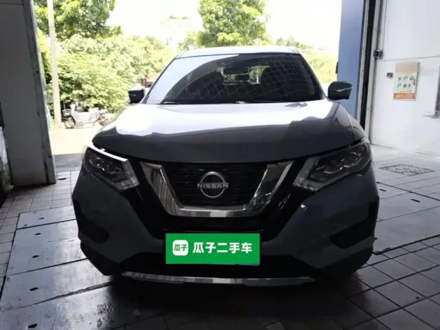 Nissan X-Trail — Фото автомобиля 2
