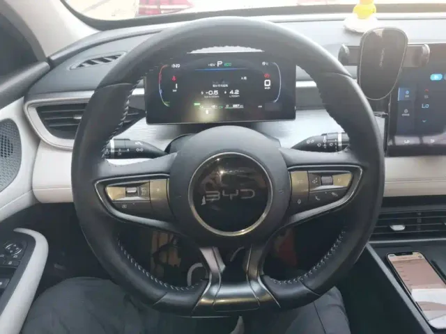 BYD Seal 05 DM-i — Фото автомобиля 10