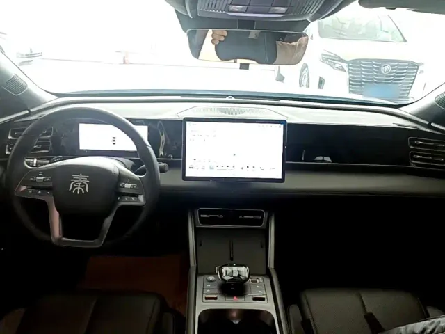 BYD Qin L — Фото автомобиля 9
