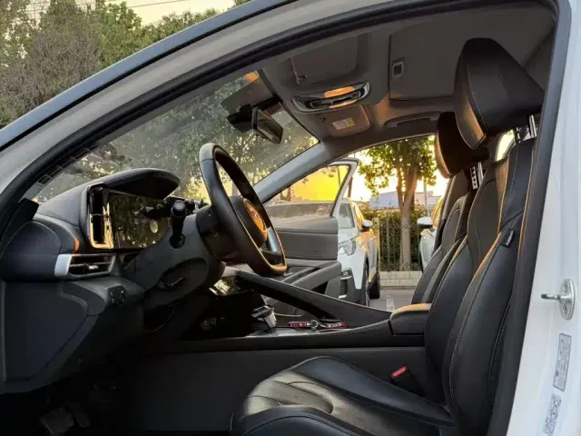 Hyundai Elantra — Фото автомобиля 14