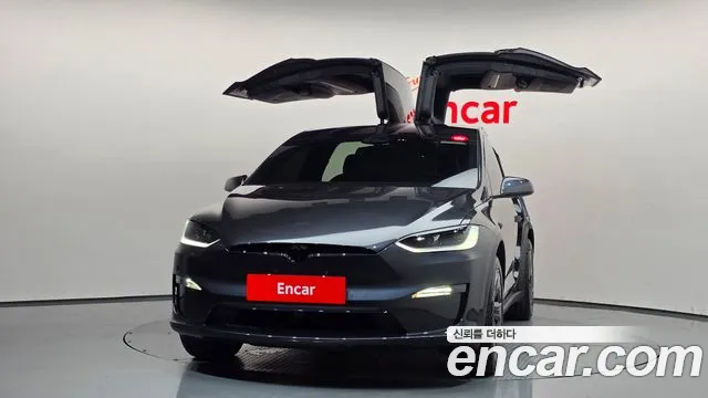 Tesla Model X — Фото автомобиля 3