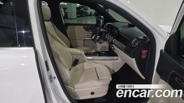 Mercedes-Benz EQB — Фото автомобиля 6