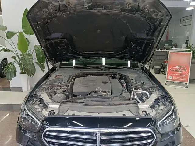 Mercedes-Benz E-Class — Фото автомобиля 19
