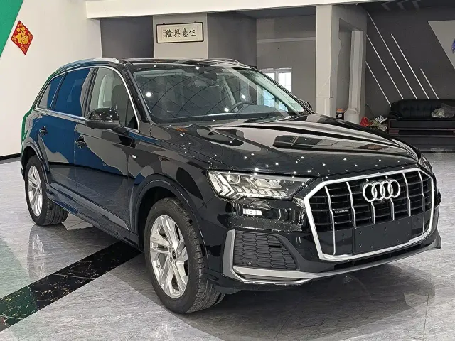 Audi Q7 — Фото автомобиля 3