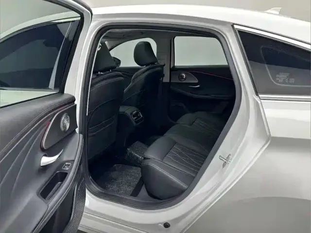 Chery Arrizo 8 — Фото автомобиля 9