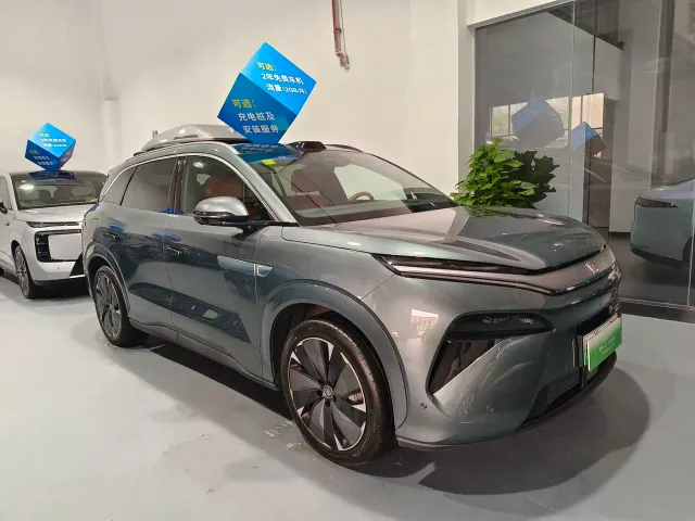 BYD Tang L — Фото автомобиля 3