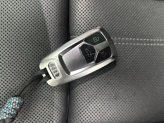 Audi A4L — Фото автомобиля 13
