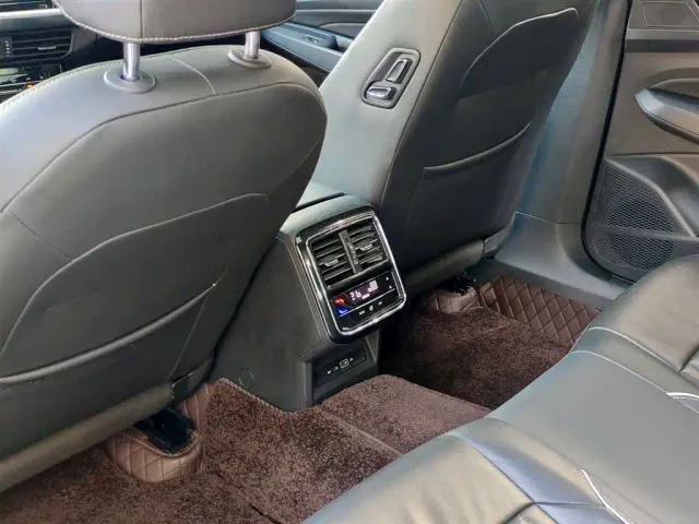 Volkswagen Passat — Фото автомобиля 9