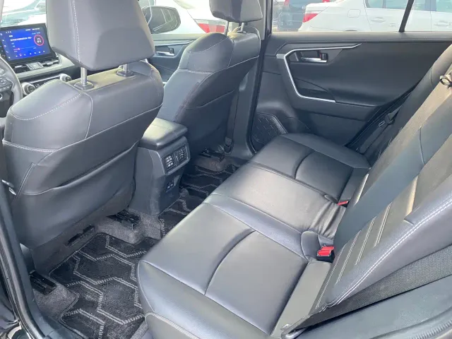 Toyota RAV4 — Фото автомобиля 9