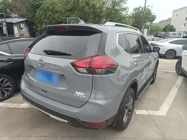 Nissan X-Trail — Фото автомобиля 6