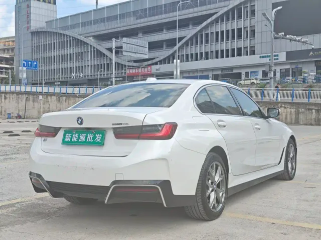 BMW i3 — Фото автомобиля 4