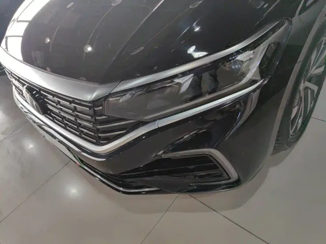 Volkswagen Passat — Фото автомобиля 17