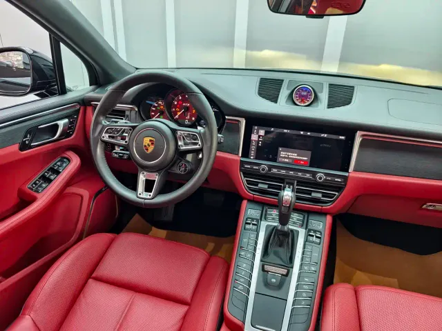 Porsche Macan — Фото автомобиля 9