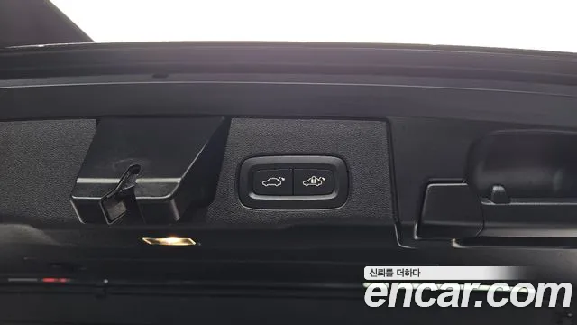 Volvo XC60 2nd Gen — Фото автомобиля 27