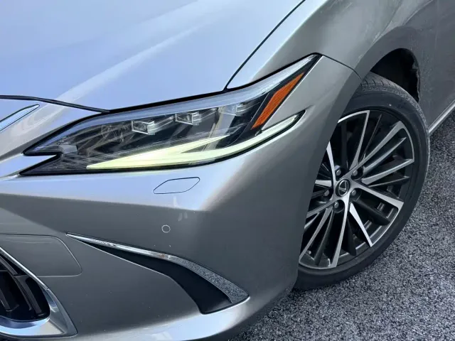Lexus ES — Фото автомобиля 3