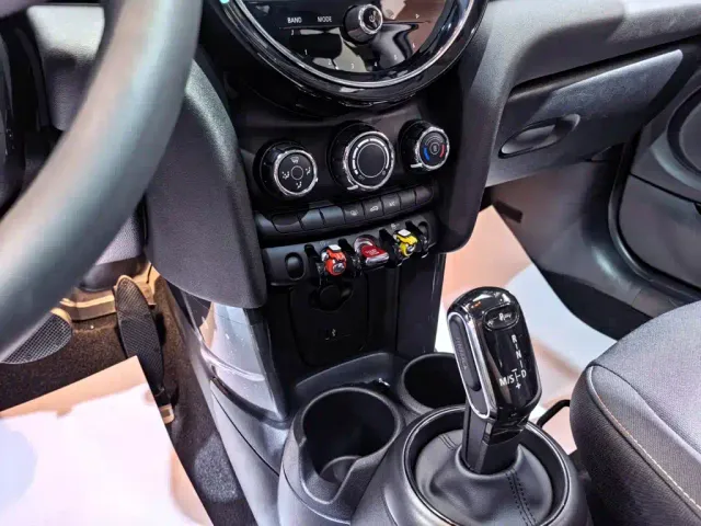 MINI Hatch — Фото автомобиля 11